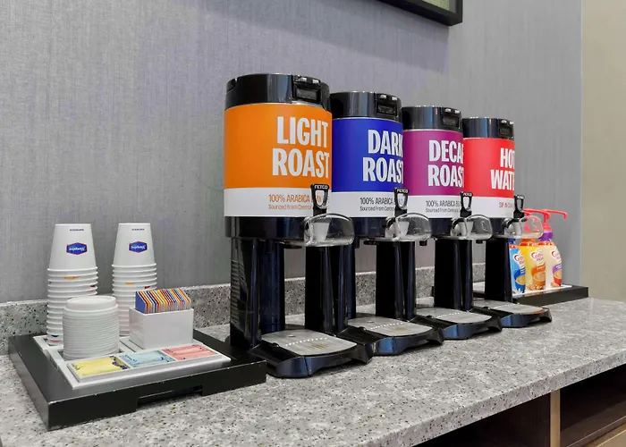 Hampton & By Hilton Scioto Downs Hotel 3*