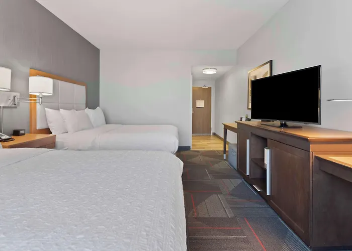 Hampton & By Hilton Scioto Downs Hotel Columbus