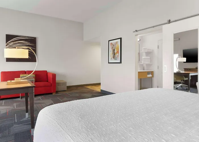 Hampton & By Hilton Scioto Downs 3*
