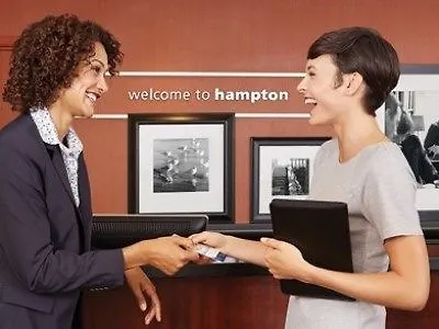 Hampton & By Hilton Scioto Downs Hotel 3*