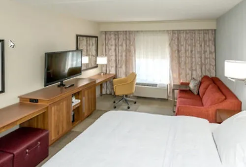 Hampton & By Hilton Scioto Downs Columbus